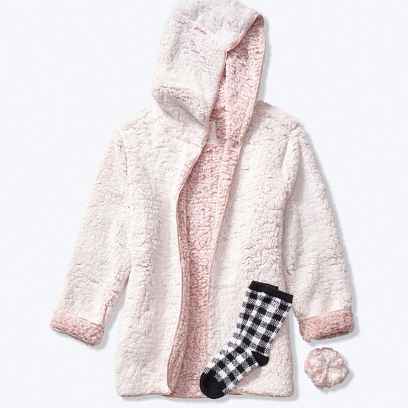 PINK Victoria's Secret Sweaters - VS PINK ONE SIZE COZY SHERPA CARDIGAN GIFT SET 💕